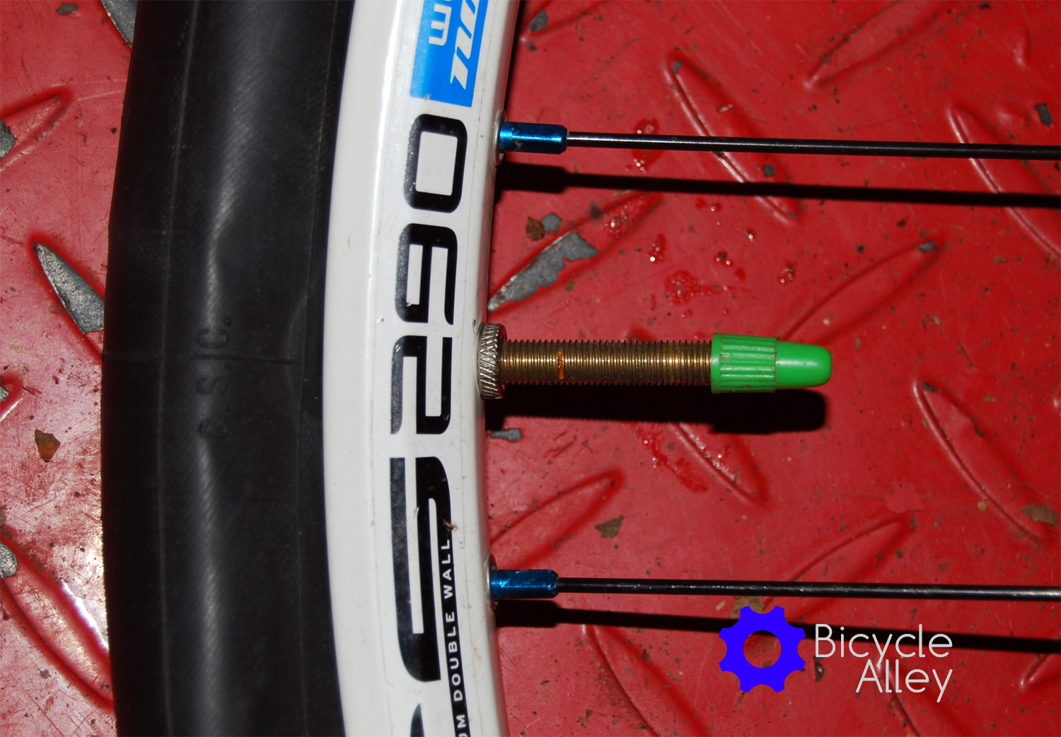 presta tube in schrader rim