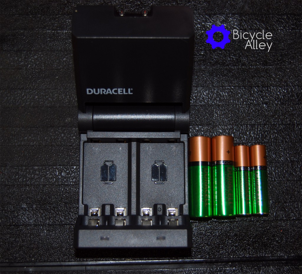 The Duracell Ion Speed 400 battery charger with 2 AA and 2 AAA batteries. 